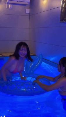 거유누나들의 수영장 1