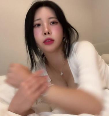 끈나시 가슴골 돌핀팬츠 1