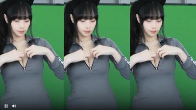 지퍼를 그렇게 과감하게 확 내려버리시면... 헤으응 1