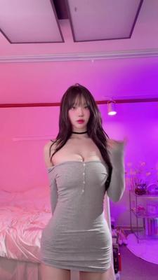 이렇게 보니까 F컵이 어마무시하네.. 1