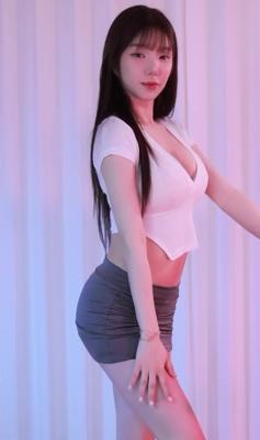 강화좀 들어갔나? 가슴 크기가 원래 이정도는 아니였는데... 1