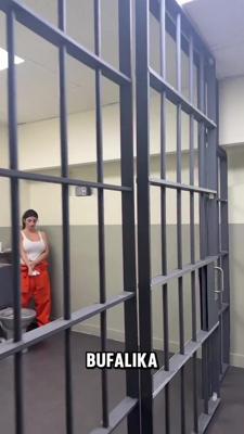 거유 여죄수가 보답해주는 방법 1