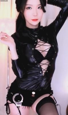 현역 여캠들이 입어줬으면 하는 의상 1