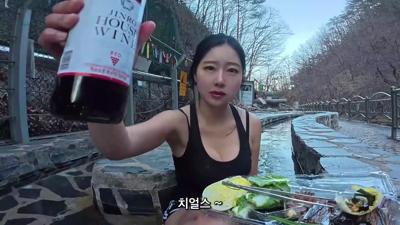 이 추위에 계곡물 입수하는 유튜버 ㄷㄷ 1