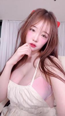 얼굴은 귀여운데 가슴 크기가 ㄷㄷ 1