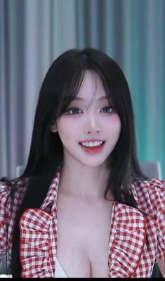 권은비 워터밤 입은 여캠의 앙카댄스 1