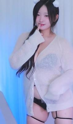 스쿼트하는 여캠 1