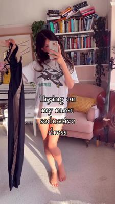 상당히 야한 의상 1