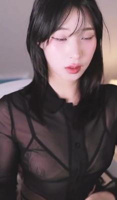 명아츄 흰브라 다비치는 시스루 1