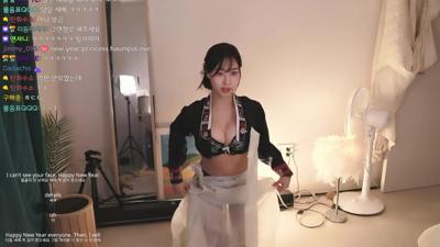 미드 오픈 한복 입고 절하는 명아츄 ㅗㅜㅑ 1