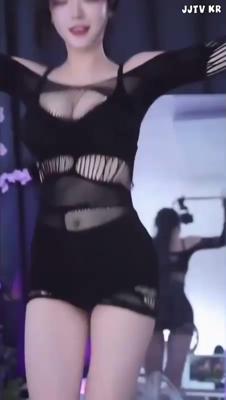 찢어진 블랙 시스루 망사 가슴골 1